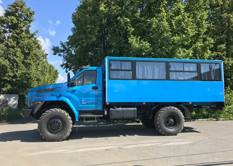 У истоков вахтовых автобусов Урал