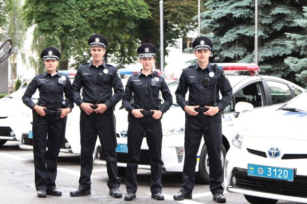 Полиция задержала двух грабителей ювелирного магазина во Львове