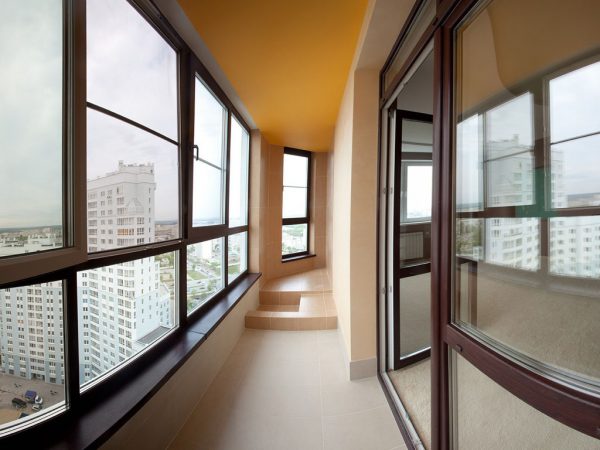 Окна, двери и балконы: выбор между деревом, алюминием и ПВХ