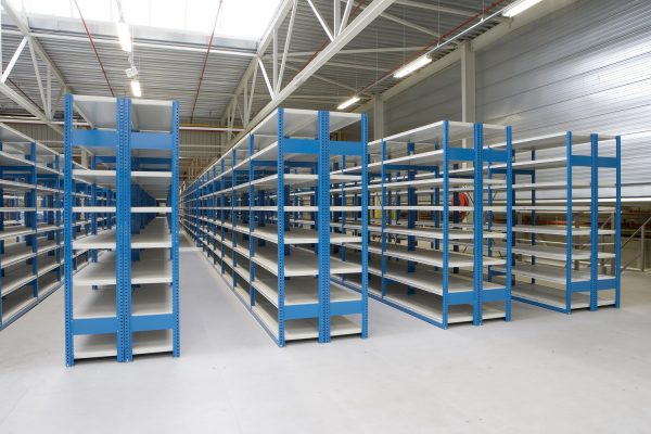 Стеллажные системы, которые используются в складских помещениях