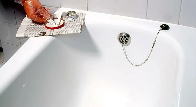 Как отремонтировать скол на ванне?