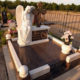 Как выбрать памятник на могилу: плюсы и минусы материалов, правила ухода